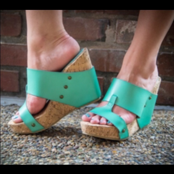 Splash Turquoise Wedge - Picture 1 of 5